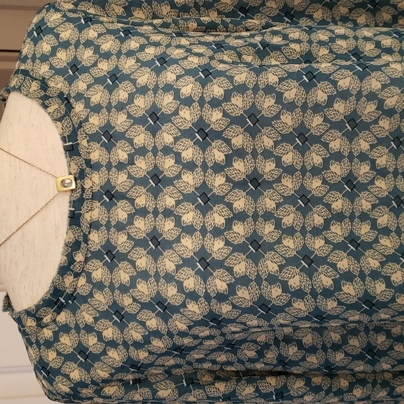 Cabi Jade Leaf Print Top - Picture 3 of 14